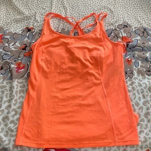 Women’s workout tank top